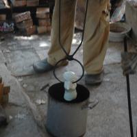 Défournement raku . Stage poterie en Ardèche